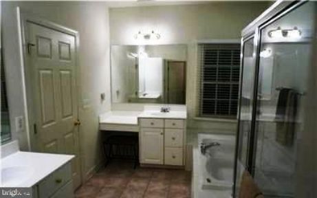 Building Photo - 12412 Meadow Field Dr