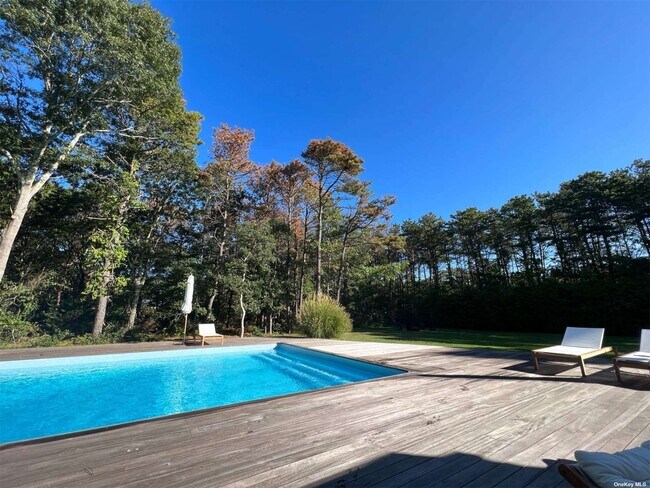 Foto del edificio - 8 Whippoorwill Ct
