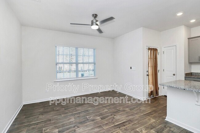Foto del edificio - 6131 Guildford Hill Ln