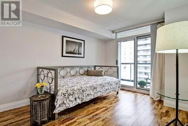 Building Photo - 28 Empress Ave
