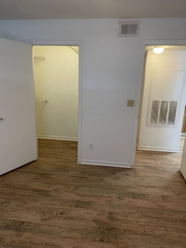 Foto del edificio - Lexington place ground fl One bedroom
