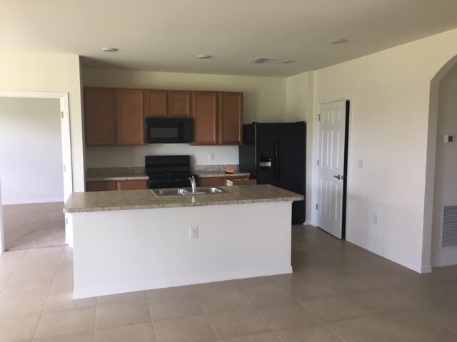 Foto del edificio - 10284 Silver Pond Lane