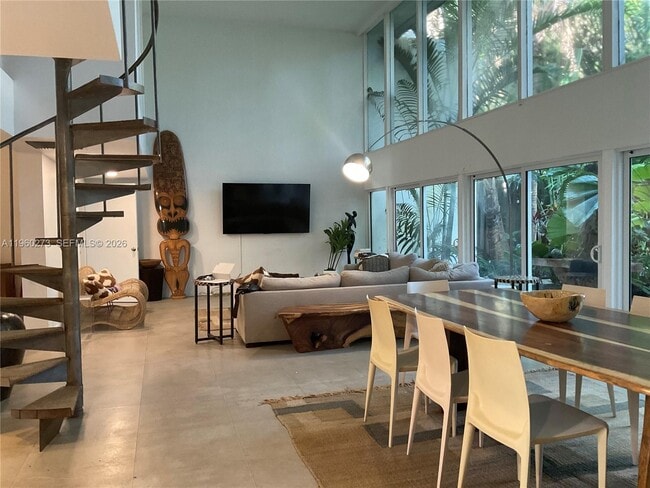 Foto del edificio - 2485 Inagua Ave