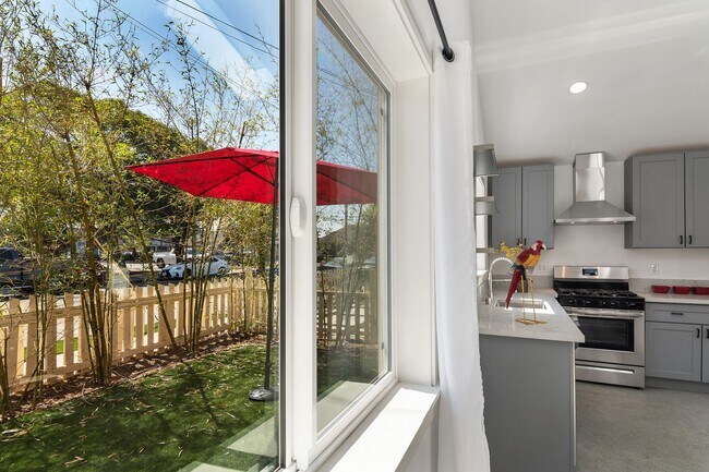 Foto del edificio - BEUATIFUL BRIGHT 2 + 1 SINGLE FAMILY HOME