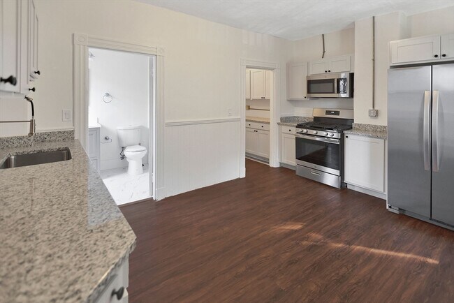 Building Photo - 864 Huntington Ave