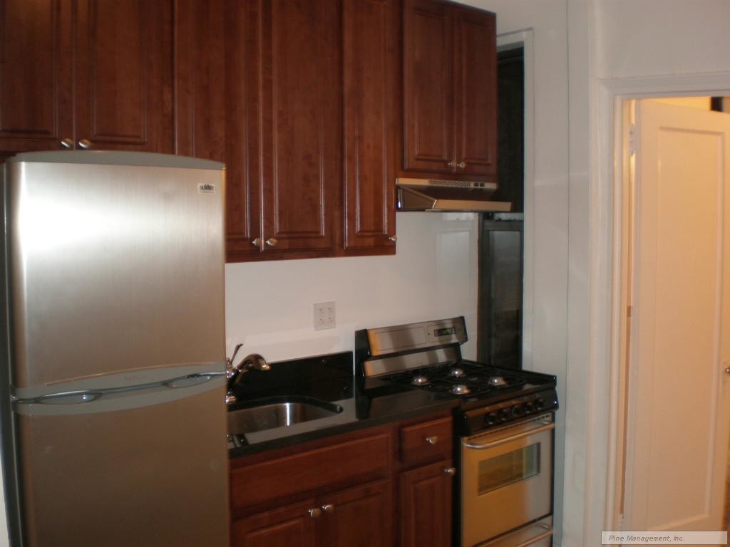 Primary Photo - 941 Columbus Ave