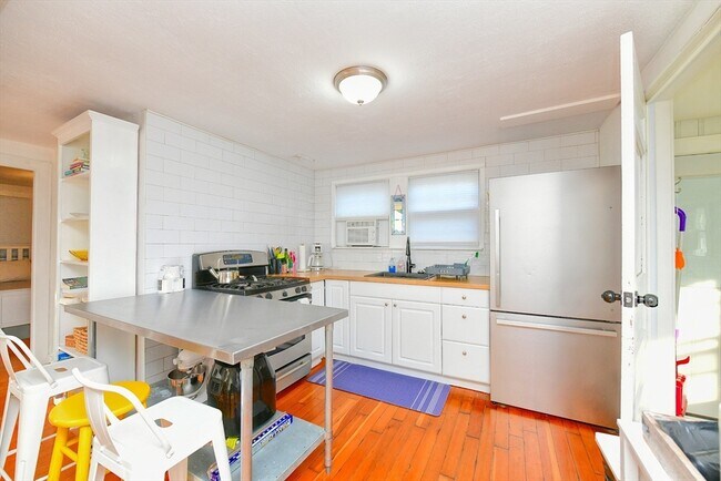 Foto del edificio - 22 Datewood St