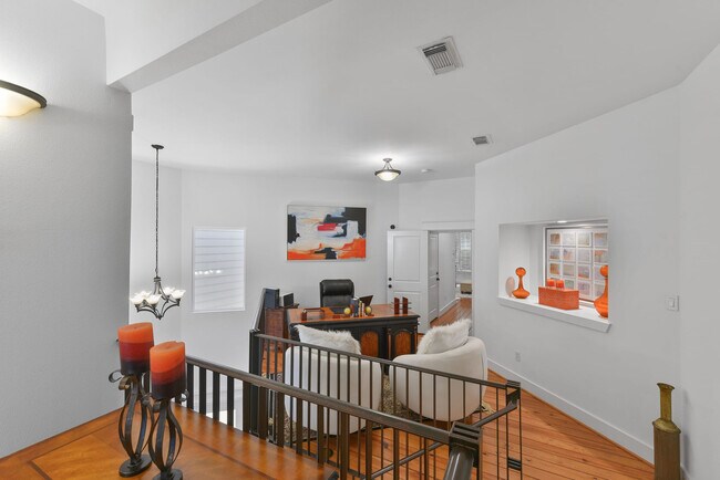 Foto del edificio - 5522 Larkin St