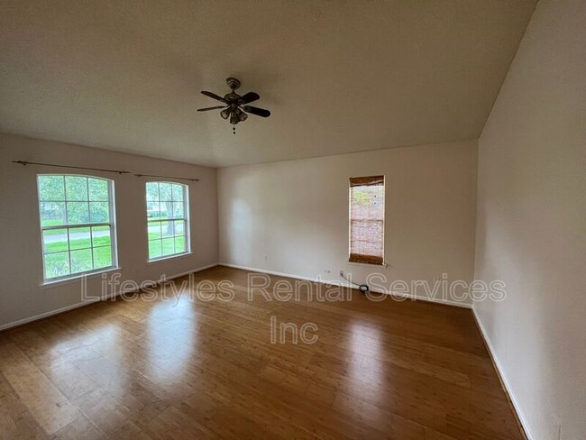 Building Photo - 1449 Blue Heron Ln N