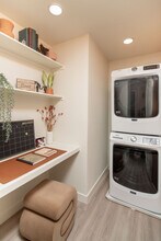 Building Photo - Cabana Kyrene
