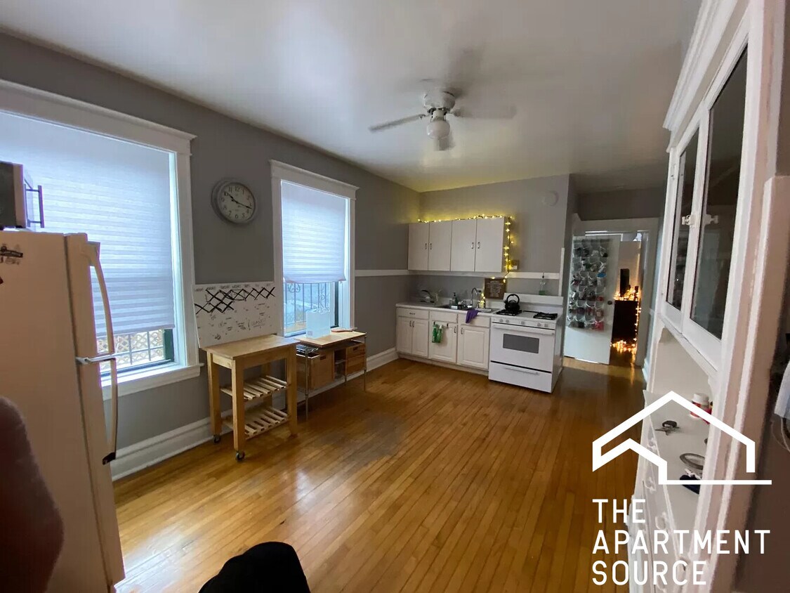 Primary Photo - 2301 N Leavitt St