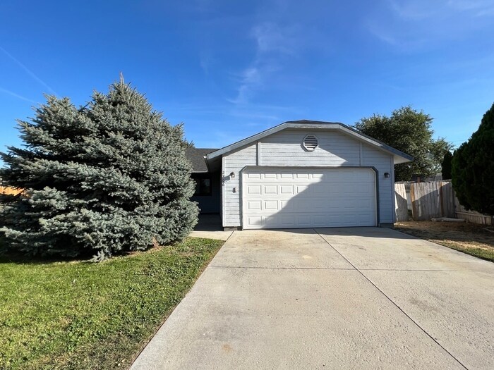 Primary Photo - 3 Bed 2 Bath in Nampa!