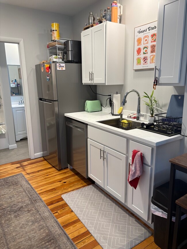 Building Photo - 216 Main St