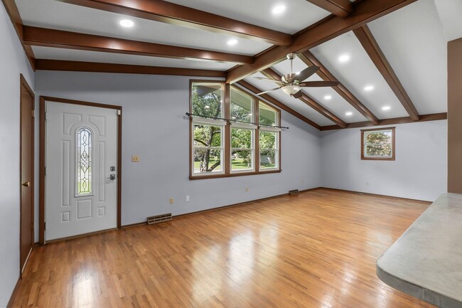 Building Photo - House For Rent in Jackson
