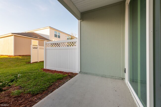 Building Photo - 2 br, 2.5 bath Townhome - 508 Running Wood...