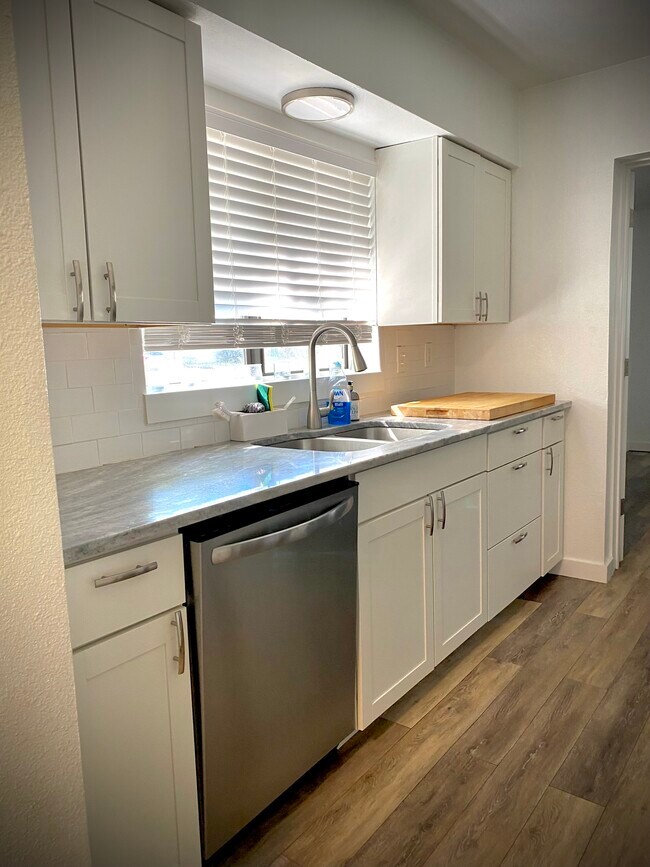 Foto del edificio - 420 Stonehenge Dr