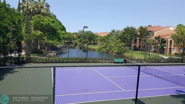 Foto del edificio - 4844 N State Rd 7