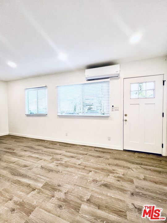 Foto del edificio - 421 E Chevy Chase Dr