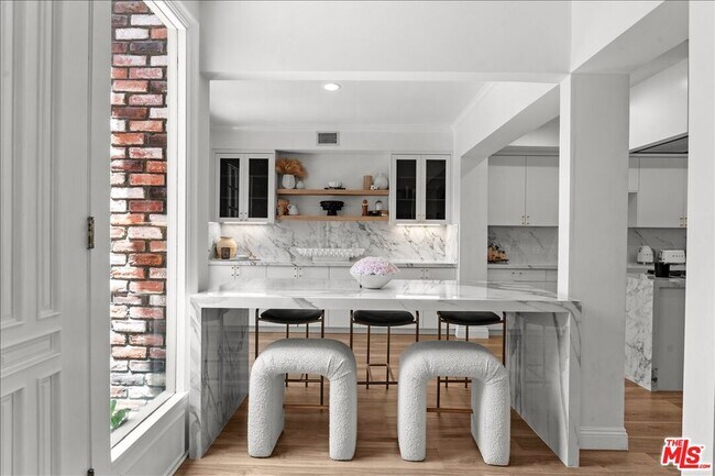 Foto del edificio - 12303 Ridge Cir