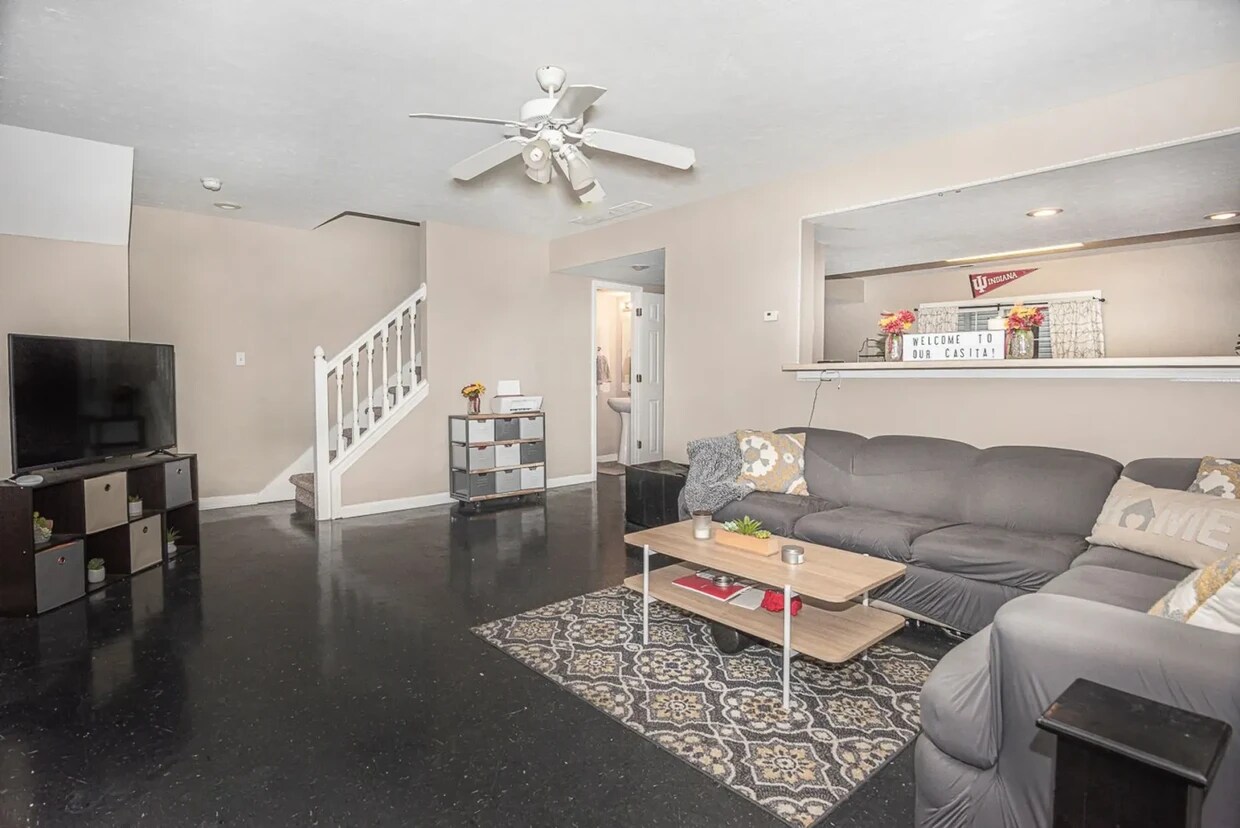 Photo - 3 bedrooms, 3 bathroom!