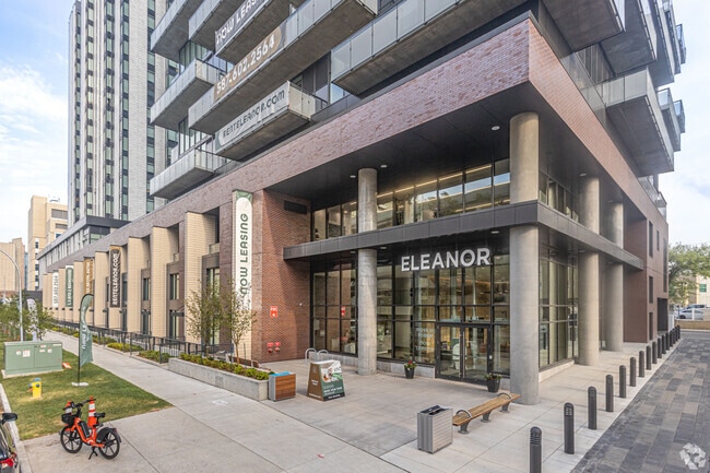 Building Photo - Old Eleanor