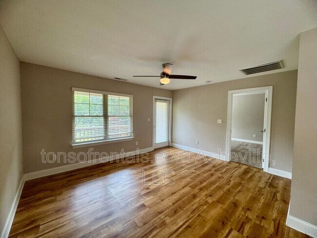 Foto del edificio - 252 Wash Creek Dr