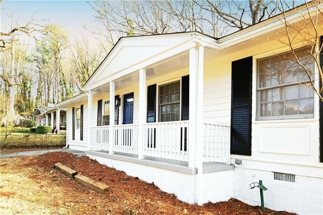 Building Photo - 88 Lucia Dr SE