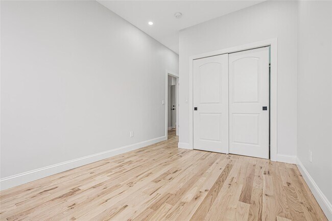 Foto del edificio - 164 Atkins Ave
