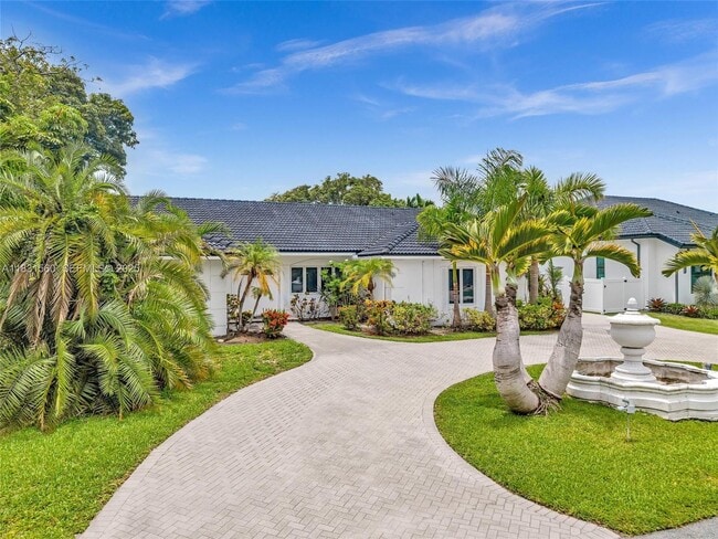 Building Photo - 413 Tamarind Dr