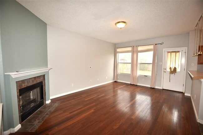 Building Photo - 1303 Julies Walk