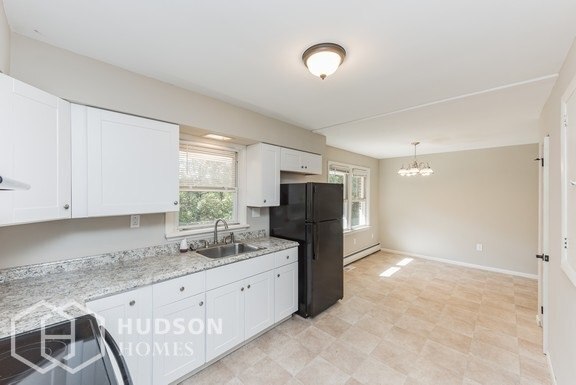 Foto del edificio - 6315 Locust Ln