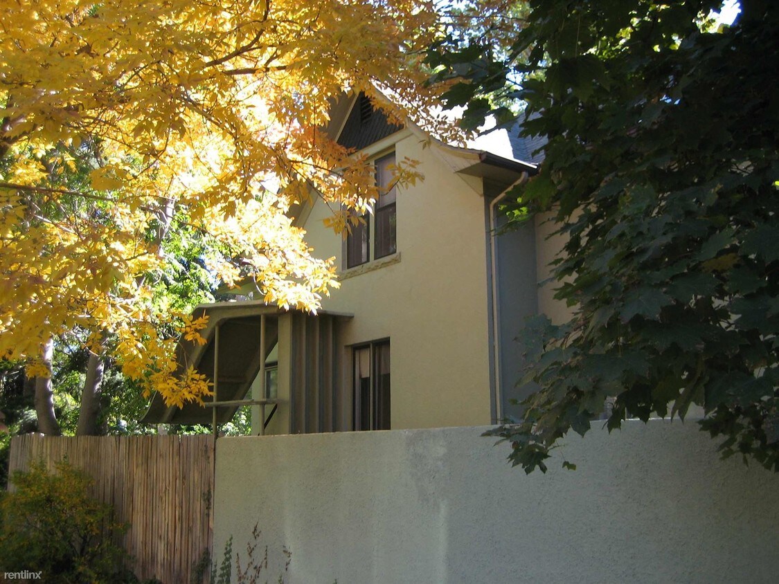 Primary Photo - 2 br, 1 bath Apartment - 1206 E. Cedar Ave