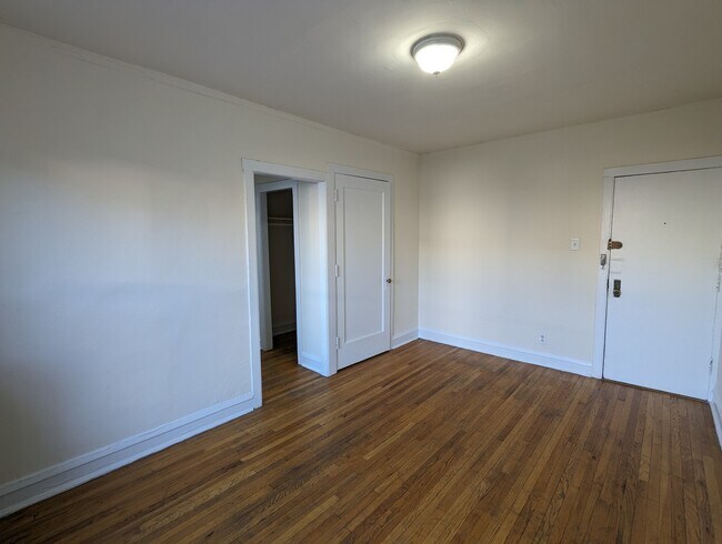 Building Photo - 3308 W Schubert Ave