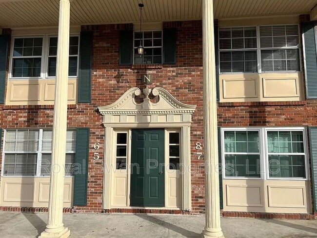 Foto del edificio - 1920 E Edgewood Dr