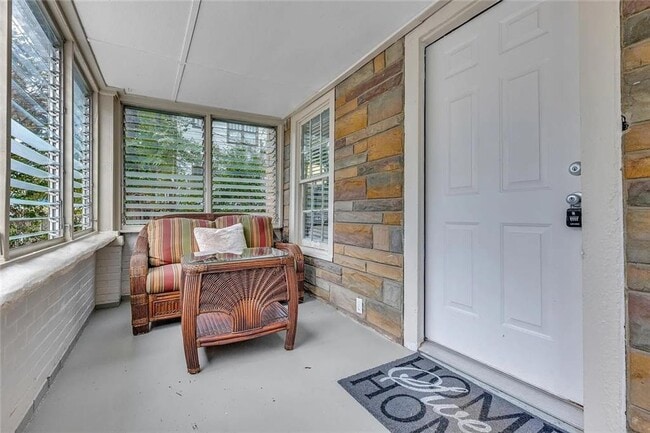 Building Photo - 72 Kenyon St SE