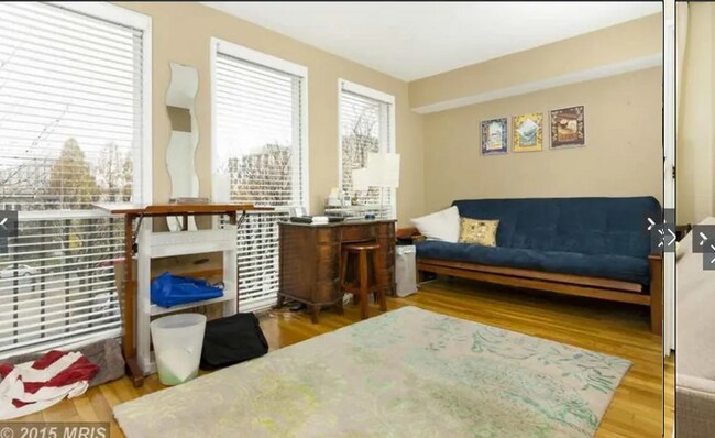 Foto del edificio - 242 G St SW