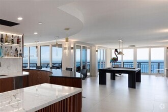 Building Photo - 2843 S Bayshore Dr
