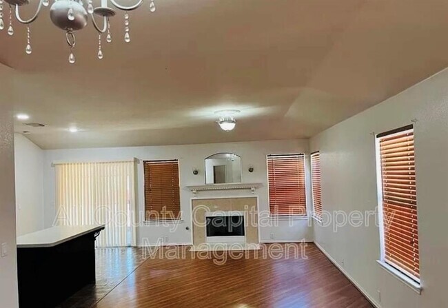 Foto del edificio - 15004 Antique Finish Dr