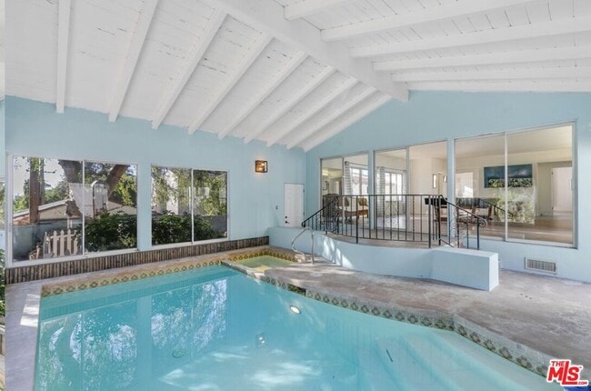 Foto del edificio - 1530 Valley View Rd