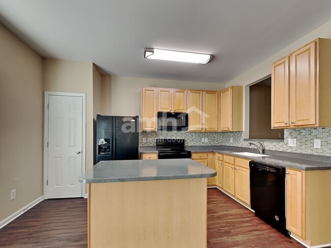 Building Photo - 3910 Pepperbush Dr