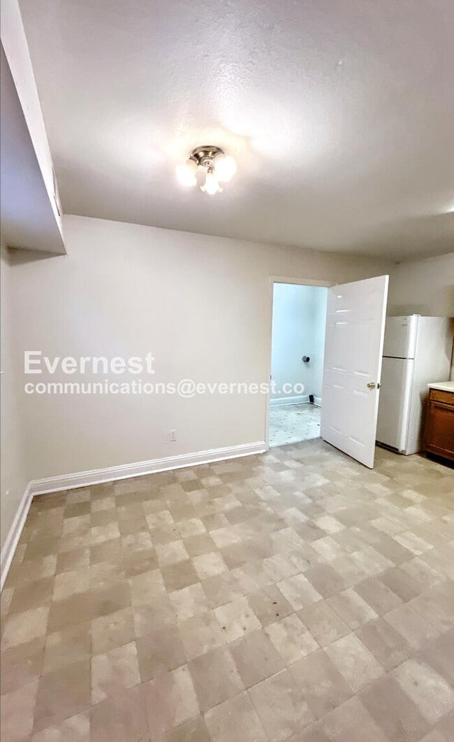 Building Photo - 1313 E 31st St