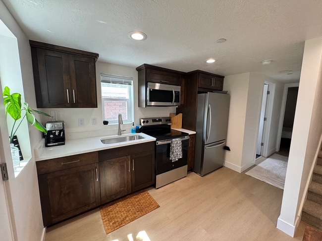 Building Photo - 515 S Koneta Ct