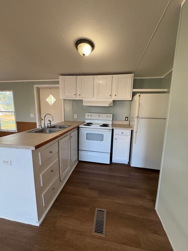 Foto del edificio - 2 Bedroom/ 1 Bathroom Mobile Home in Willo...