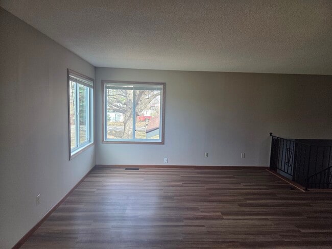 Foto del edificio - 803 1st Ave NW