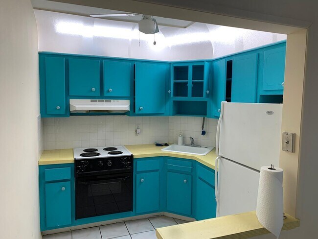 Foto del edificio - 2453 NE 51st St