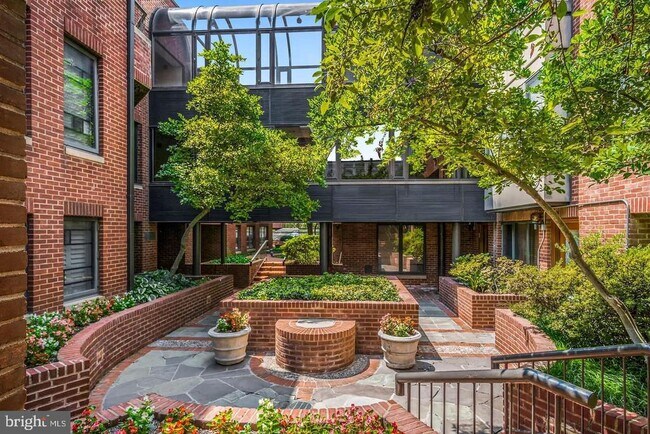 Foto del edificio - 1080 Wisconsin Ave NW