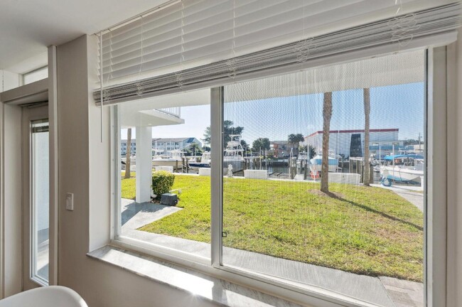 Foto del edificio - 108 Paradise Harbour Blvd
