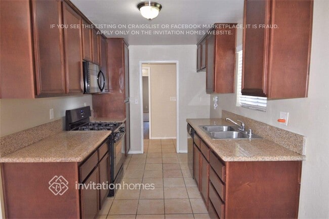 Building Photo - 2815 St Elmo Dr
