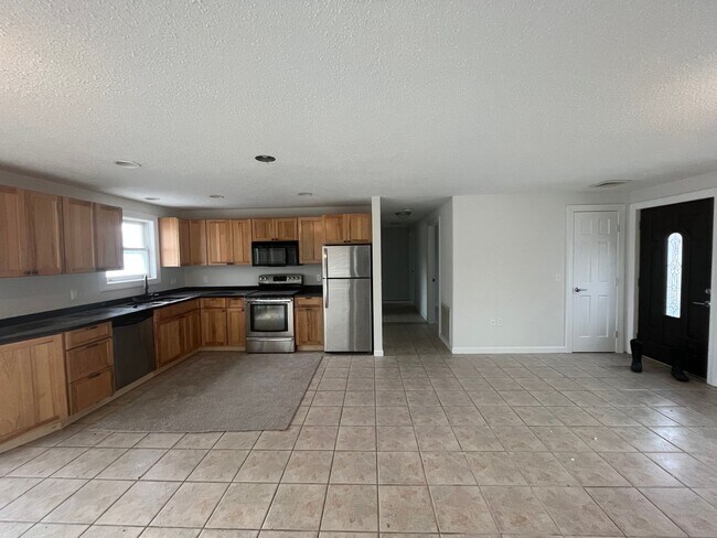 Building Photo - 3 Bedroom Home in Morrisville
