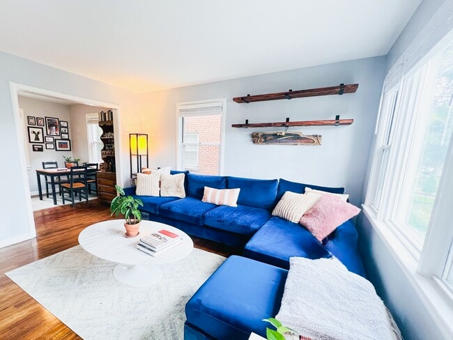 Foto del edificio - 226 Nicholson St NE